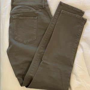 Gap grey cropped jean with zip at ankle